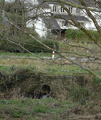 Buse : aqueduc créé en 1980 buse