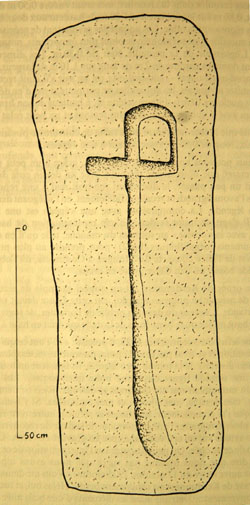 Hâche polie du caveau de Kerdonnars - source BSAF hâche polie
