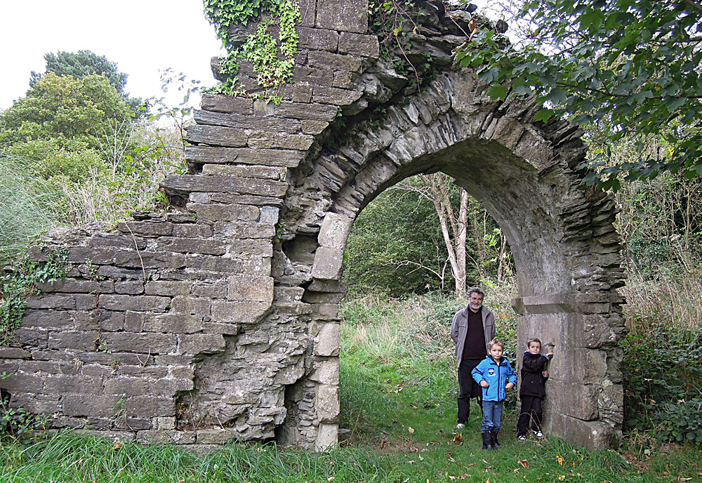 L'entrée du château de la Joyeuse-Garde