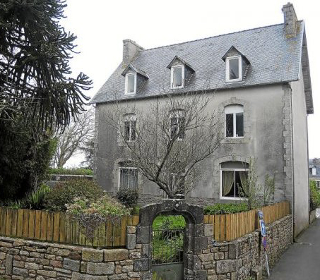 Presbytère de Plounevez-Lochrist