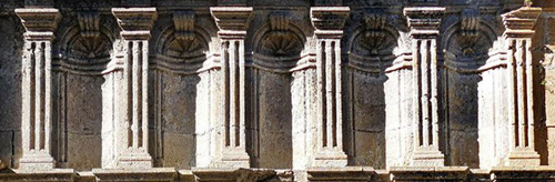 Pilastres de l'ossuaire