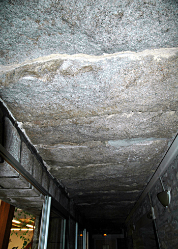 Kerlys à La Roche-Maurice - sol de la véranda, plafond du rez-de-chaussée - Photo A. Croguennec 5/11/2018