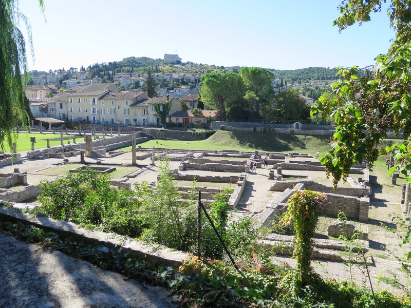 Les ruines romaines vues du château de La Villasse