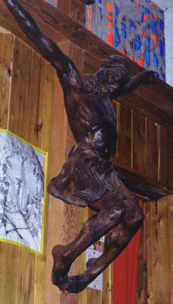 Christ en croix par Robert Gourlaouen